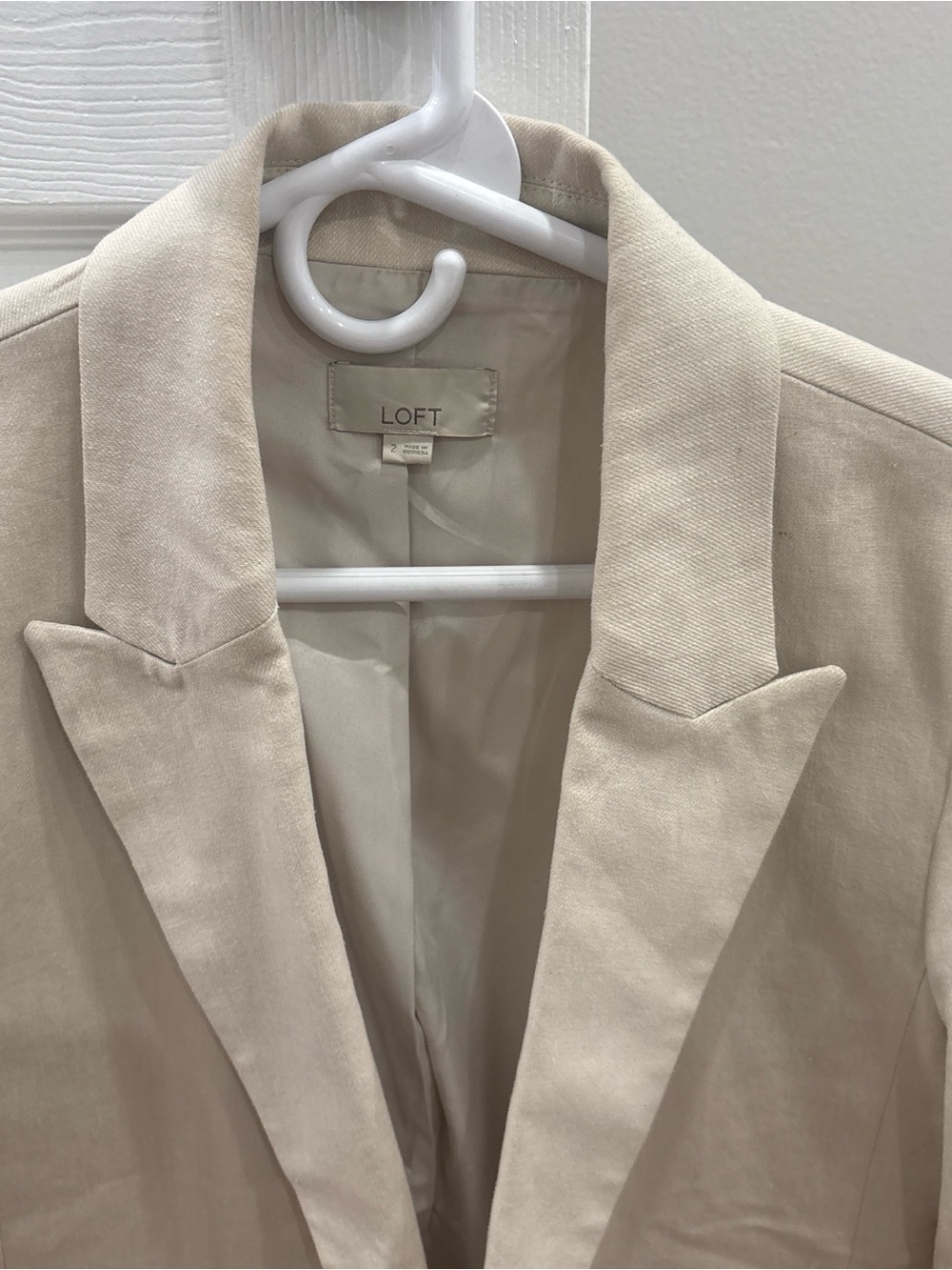 LOFT Tailored Cream-Colored Blazer Jacket